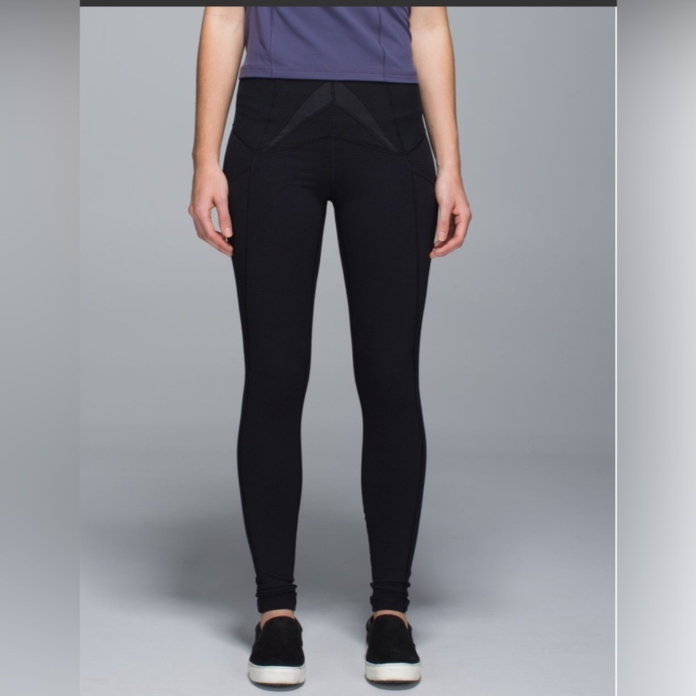 Lululemon Exquisite Pant
Shine Dot Black / Black